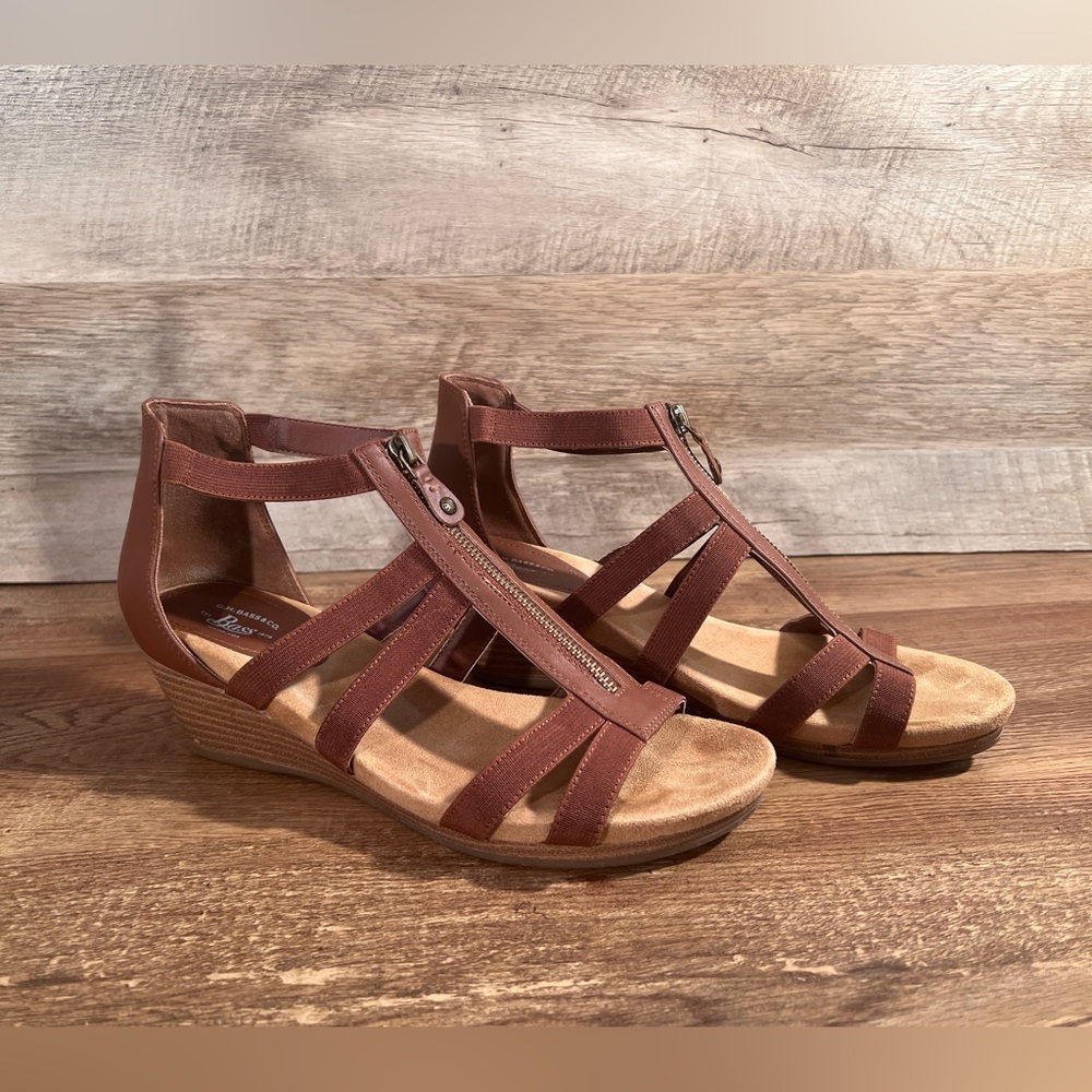 G.H. Bass & Co. Brown Leather Zipper Sandals Wedge‎ Sandals Size 9